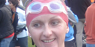 Inferno Triathlon 2007: Evelyne Hofer am Ziel
